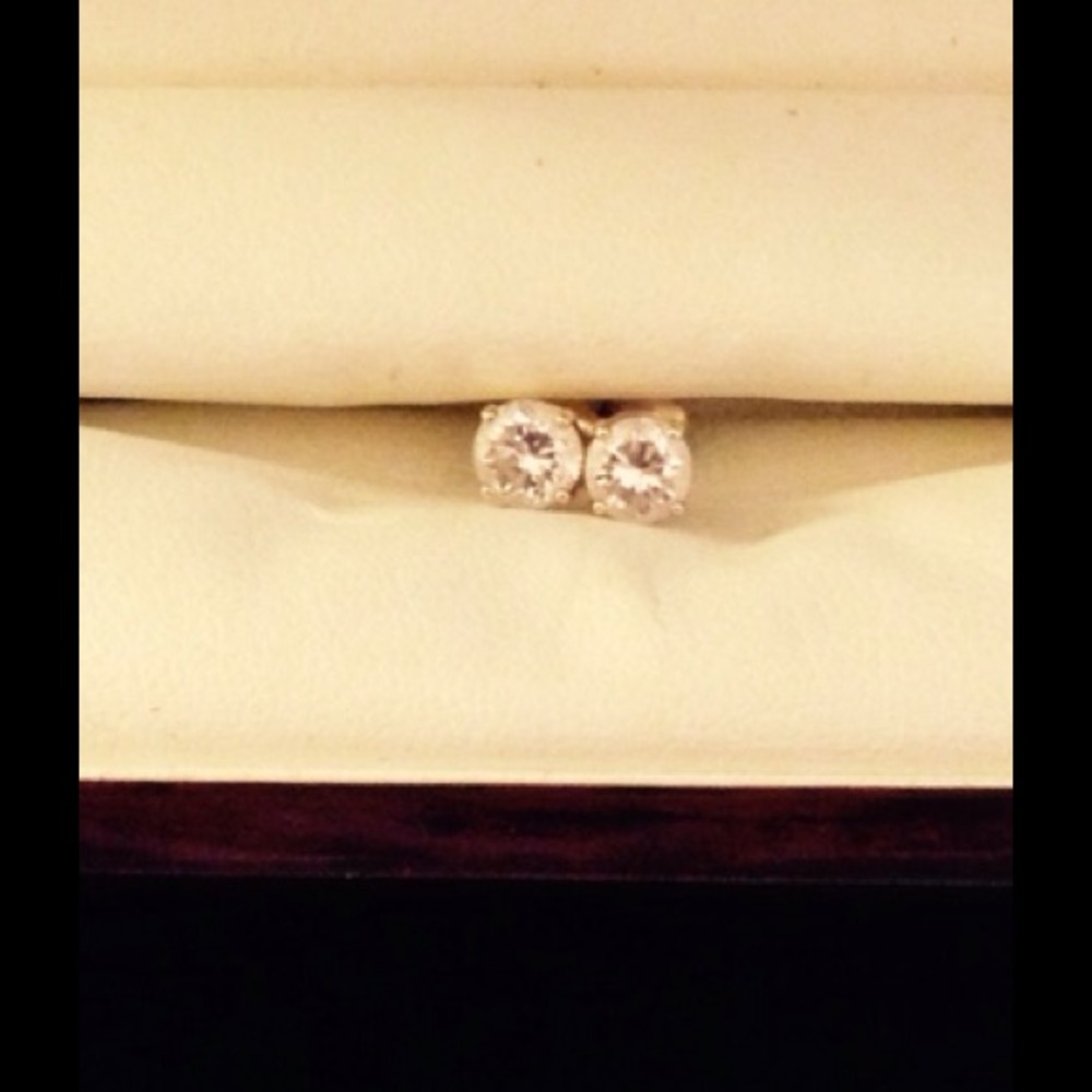 1 cttw diamond earrings screw backs