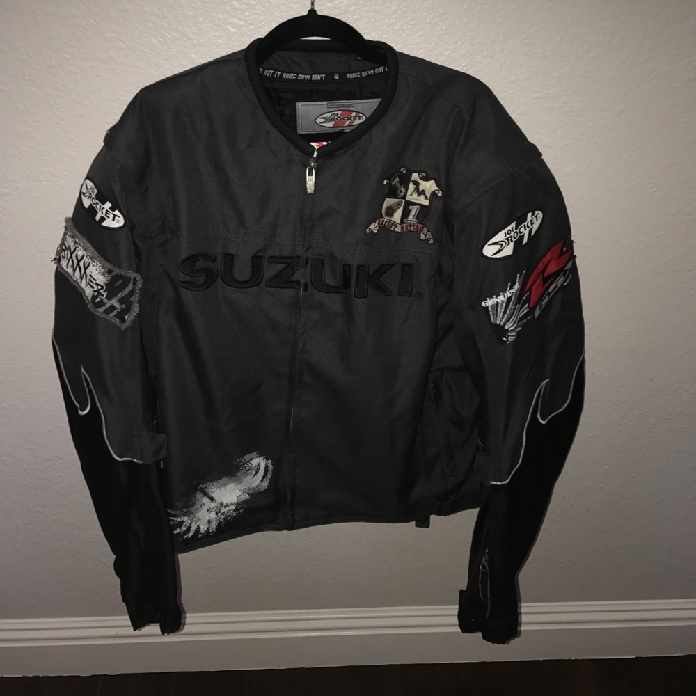 Motorcycle riding jacket