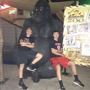 Meet your Posher, Max