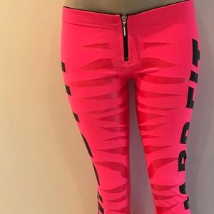 Beautiful legging. Pink and black.