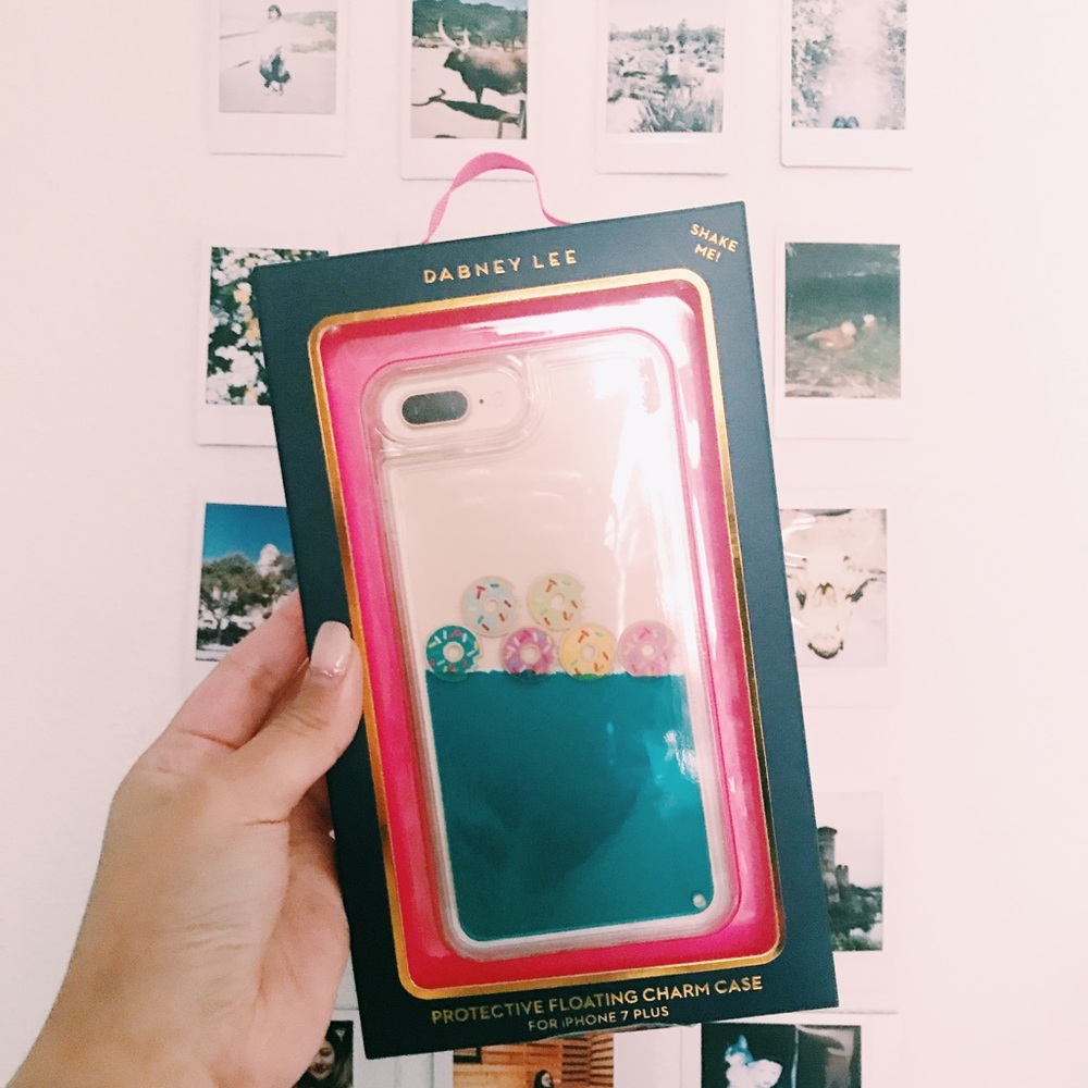 🌙⚡️SOLD!!!⚡️🌙 !FLOATING DONUT CASE!!!! iPhone 7+