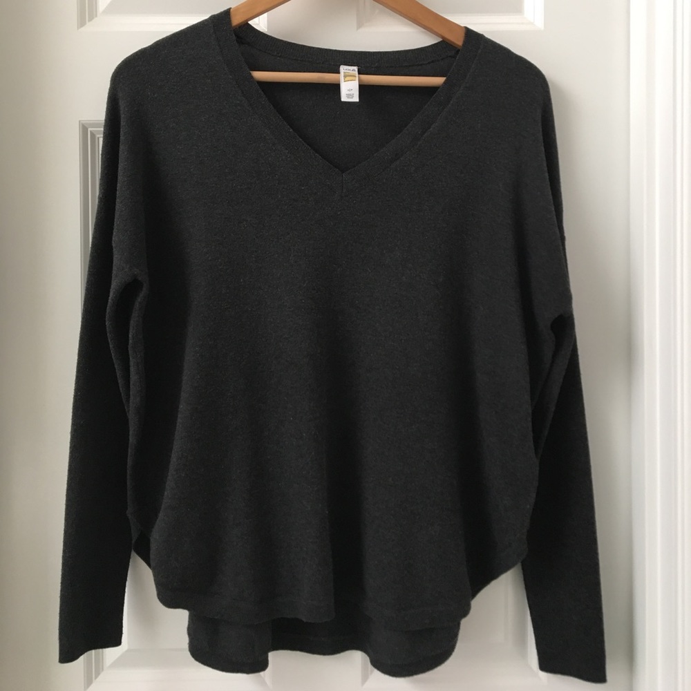 ❌SOLD❌ LOLE Round Hem Cotton Sweater - Picture 1 of 2
