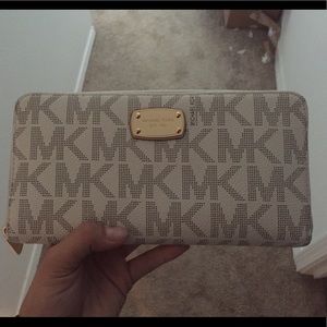 Michael Kors wallet. Only used a couple times