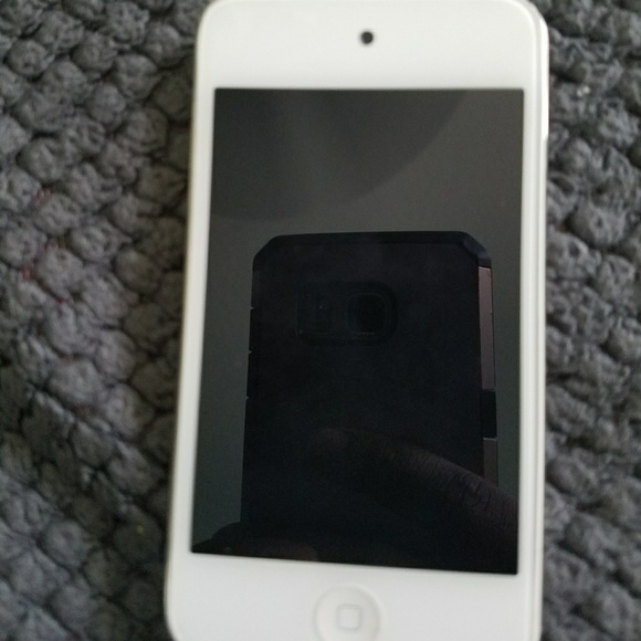 Ipod Touch 4th generation - Picture 1 of 1