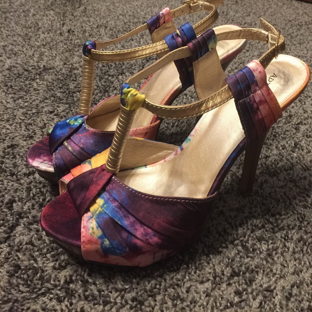 Apt 9 multicolored heels