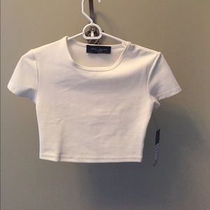 Akita short sleeve crop top