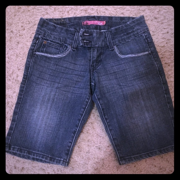 LEVI'S TOO SUPERLOW Denim Shorts - Size 1 - Picture 1 of 4