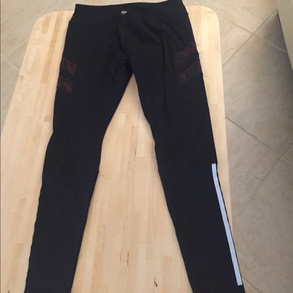 Black and Pink Half Calf leggings - Picture 1 of 2