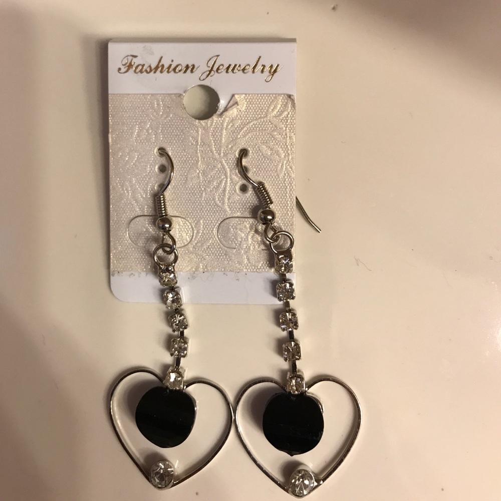 Beautiful black earrings !
