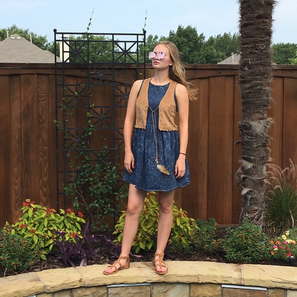 Wet Seal faux suede mini vest - Picture 3 of 3