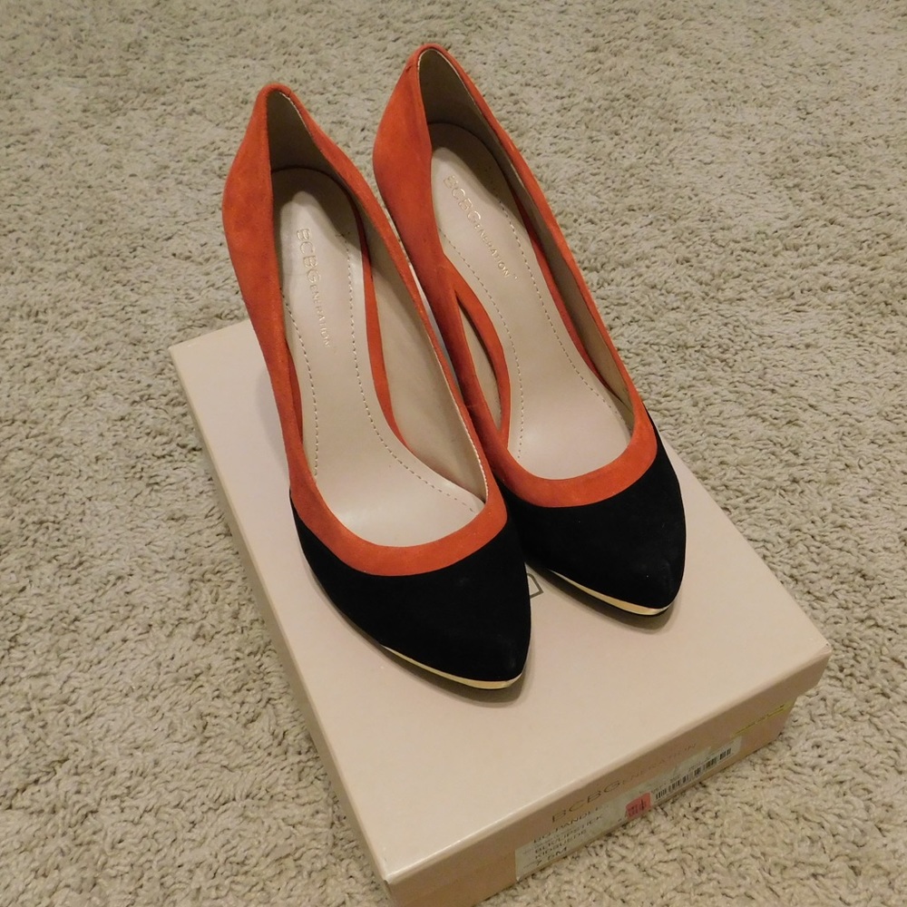 BCBG COLORBLOCK HEEL