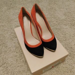 BCBG COLORBLOCK HEEL
