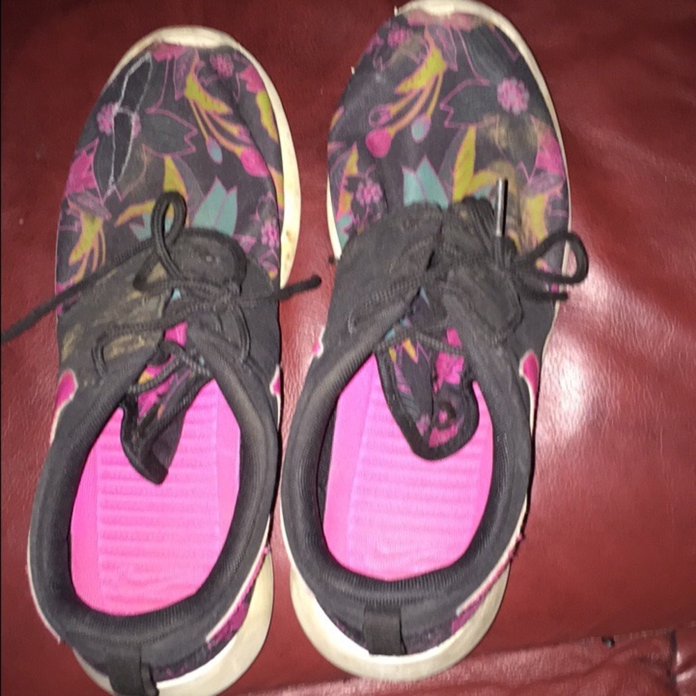 Nike Roshe's