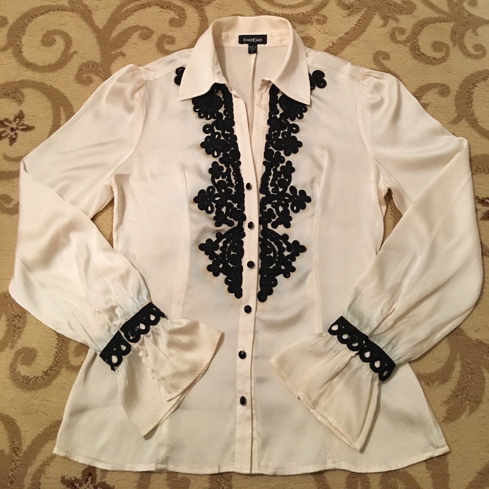 Bebe silky top