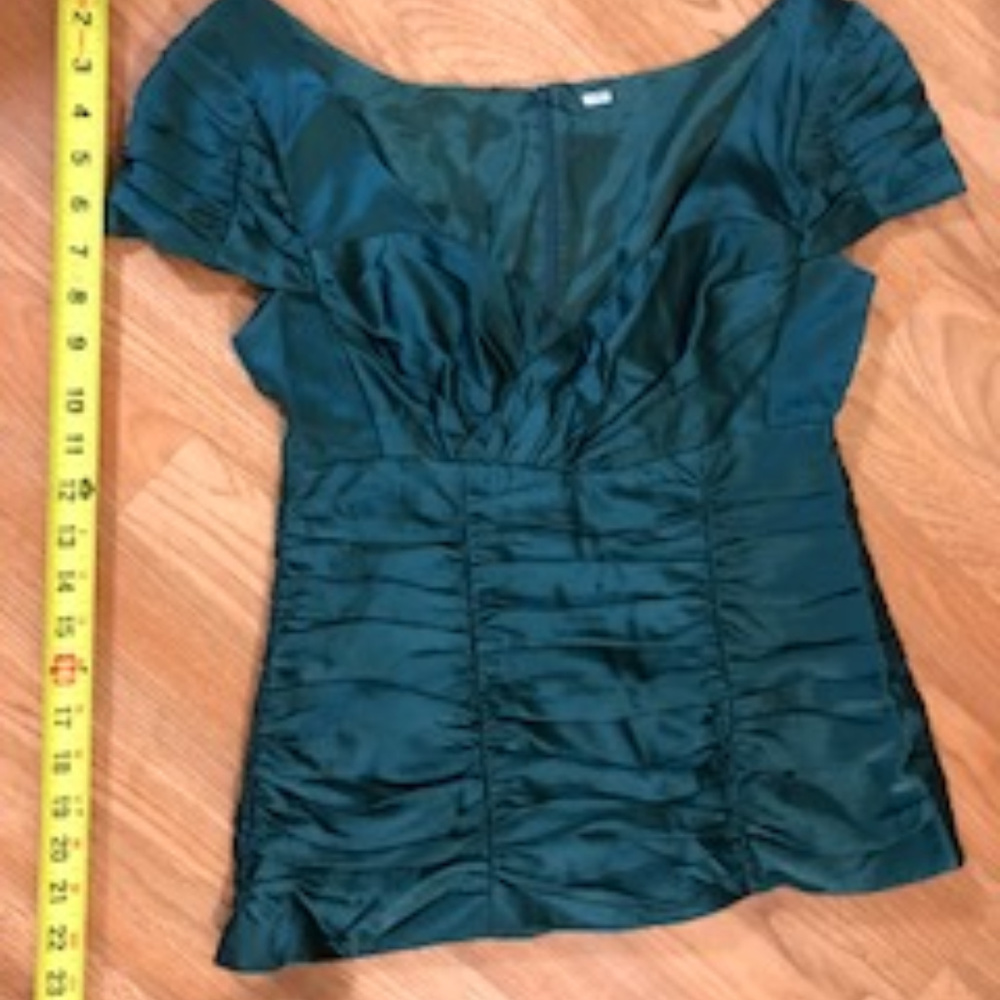 SOLD Beautiful teal green top