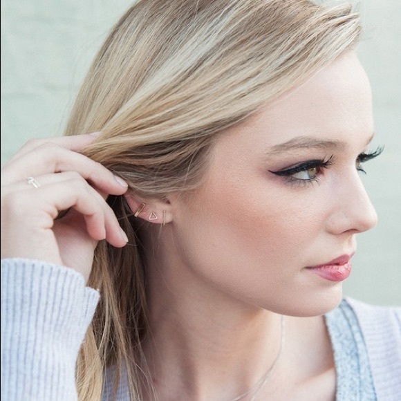 🆕 LAST PAIR! 'MARA' GOLD BRUSHED STUDS - Picture 3 of 5