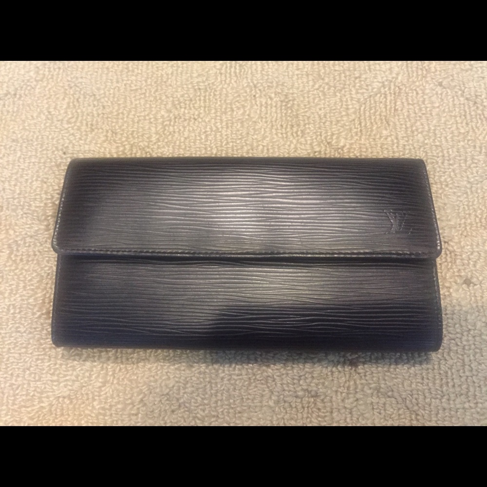 ***SOLD***Louis Vuitton Epi Continental Wallet - Picture 2 of 8