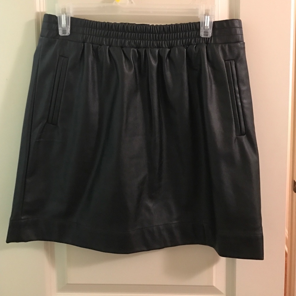 NWT leather mini skirt w/ pockets