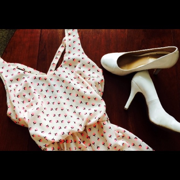 SOLD🚫NWOT Lush Blouson Dress in Rare Floral Print - Picture 2 of 5