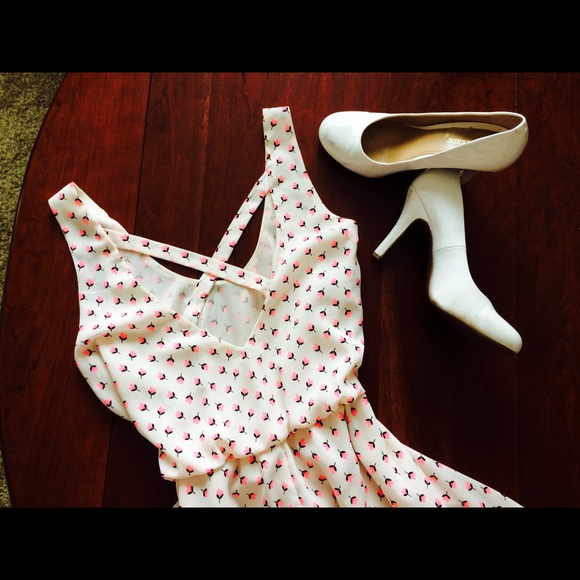 SOLD🚫NWOT Lush Blouson Dress in Rare Floral Print - Picture 4 of 5