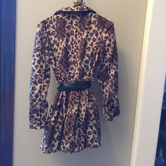 Leopard faux fur belted coat with buttons - Picture 2 of 3