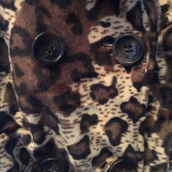 Leopard faux fur belted coat with buttons - Picture 3 of 3