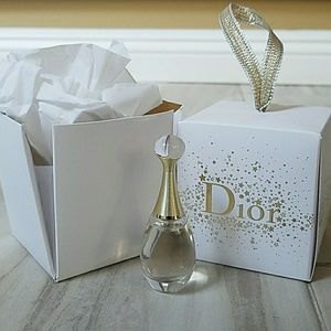 Dior j'adore perfume - deluxe sample size!