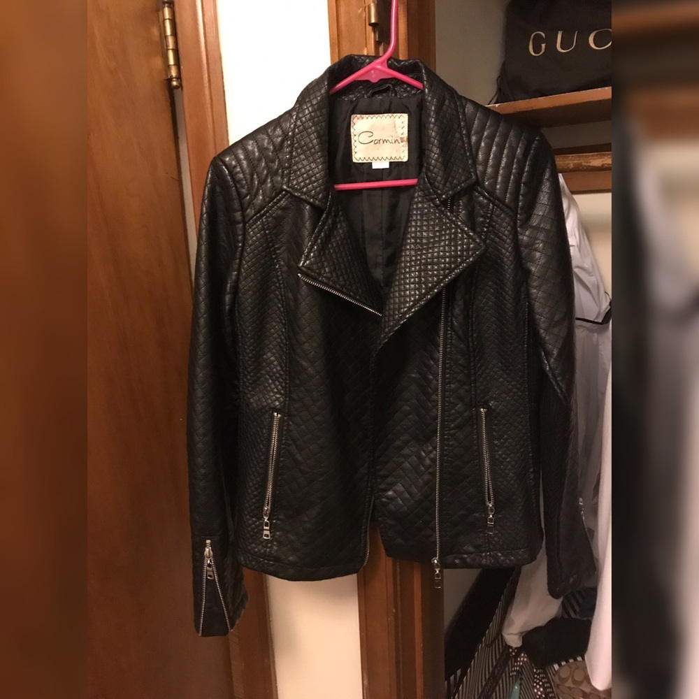 🔥Black faux leather Moto jacket NWOT🔥price firm
