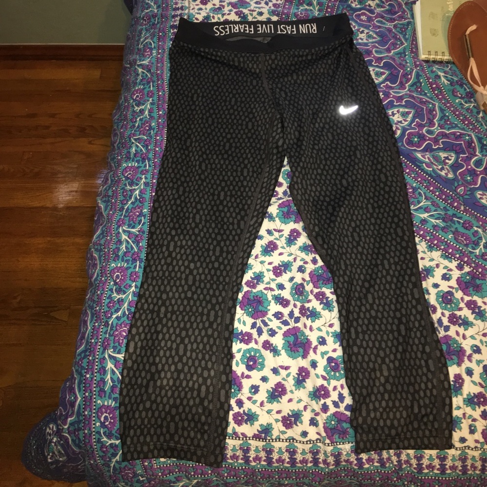 Nike dri-fit Capri pants