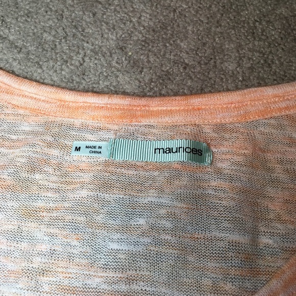 Cute top with side scrunching by waist - Picture 2 of 4