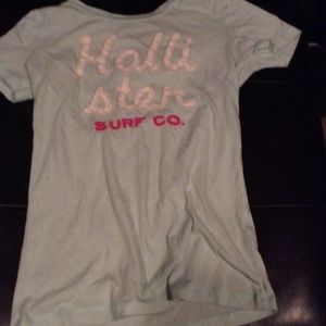 Hollister tee