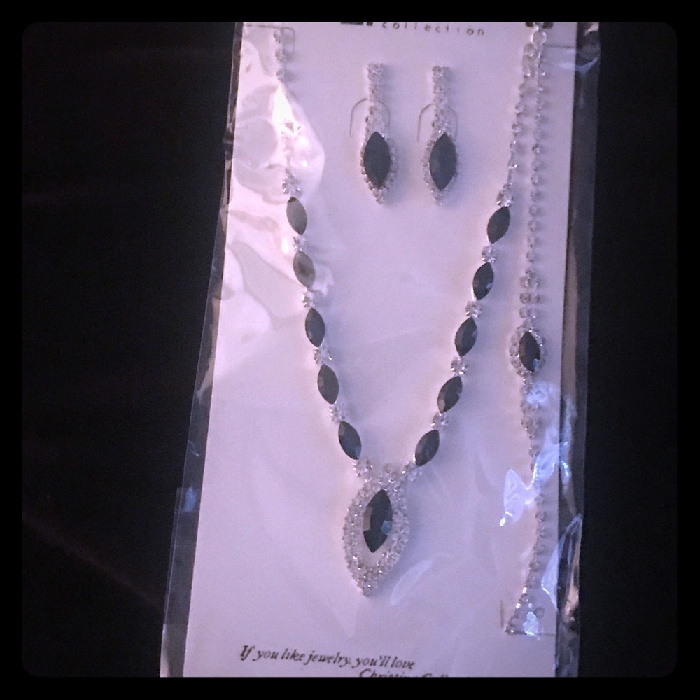 Buy it for prom and didn't go with the dress!