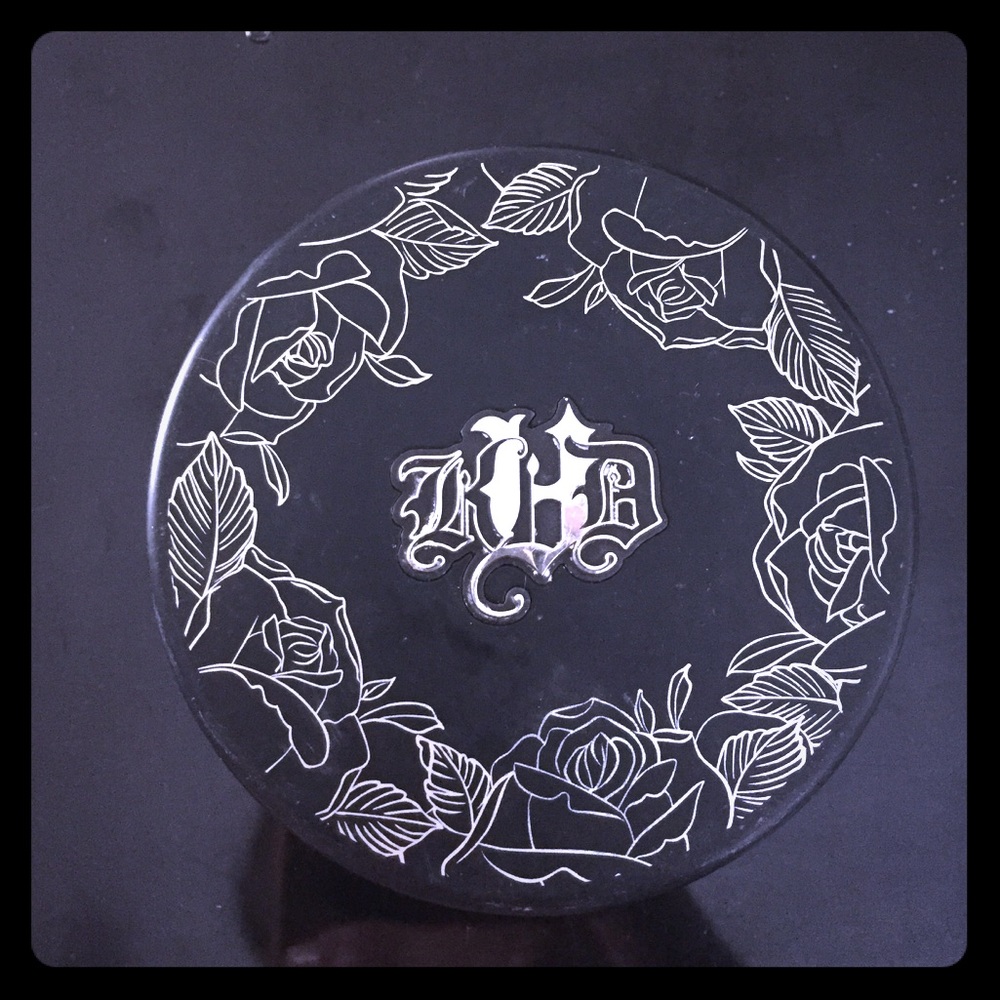 KAT VON D Lock it foundation powder!!! Like new !