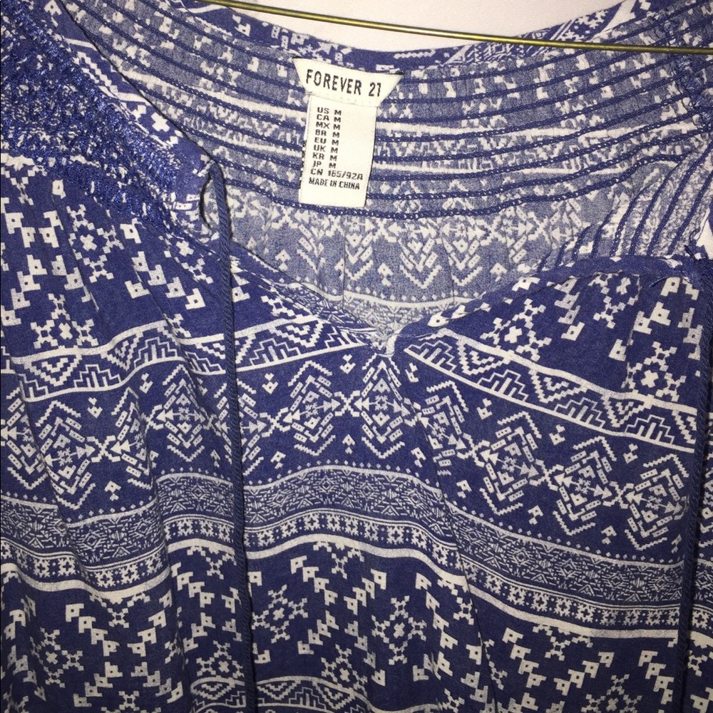 DETAILED PRINT F21 BLOUSE - Picture 3 of 3