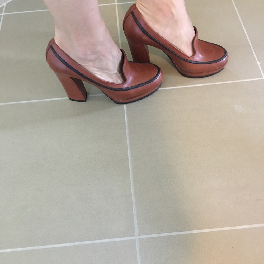 Tods platform pumps