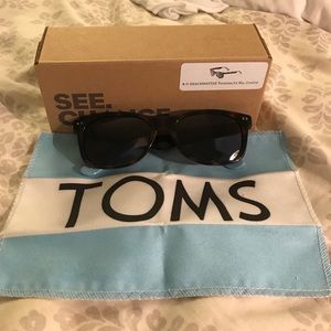 Toms Classic 101 Sunglasses