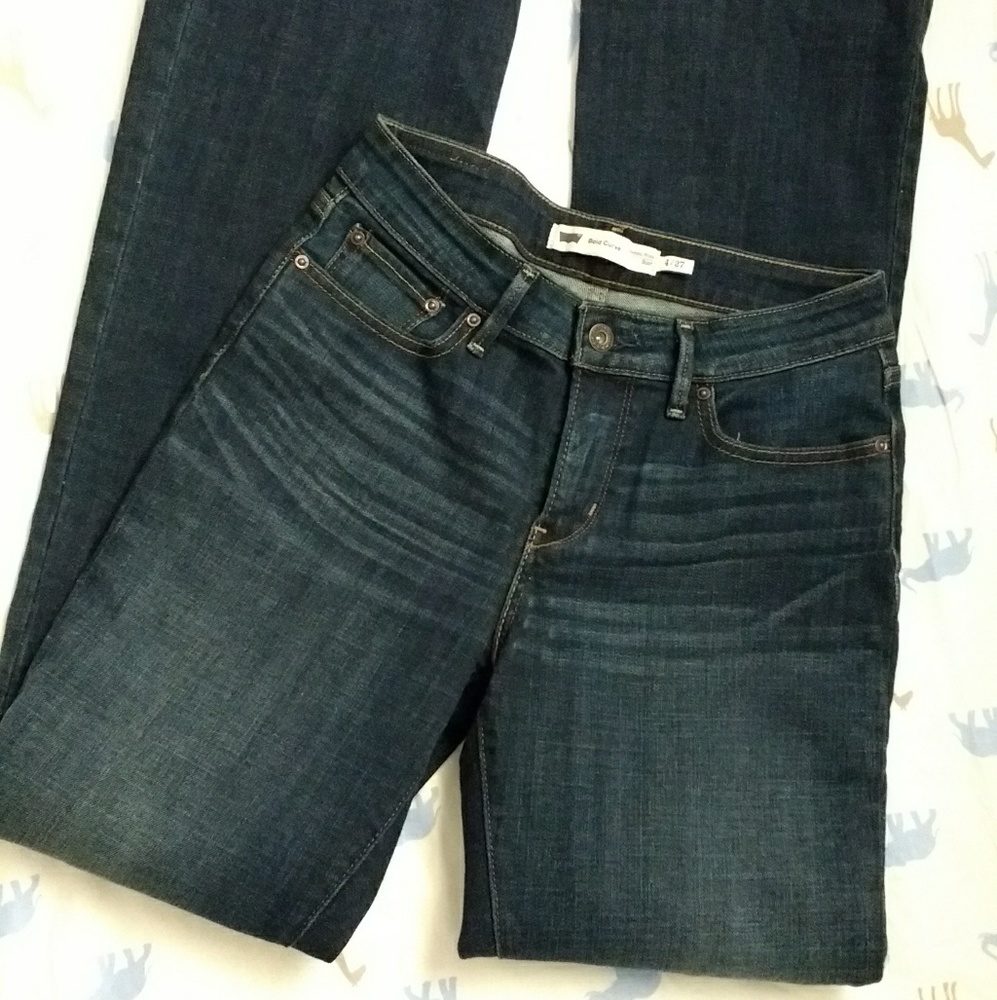 Like-new Levi's 4/27 bootcut flare leg jeans