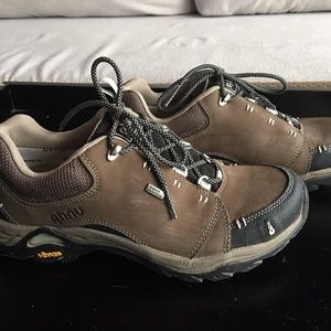 Ahnu Montara II  size 7.5