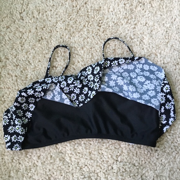 Flowy Flower Swimsuit Top - Picture 5 of 7