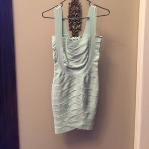 Elegant body con dress with line detail