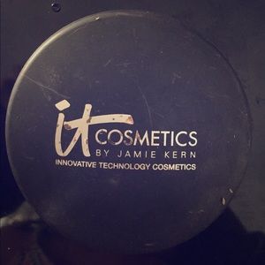 IT COSMETICS! Celebration foundation