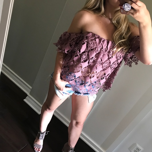 SALE⭐️LAST1•Off Shoulder Mauve Lace Top - Picture 5 of 8