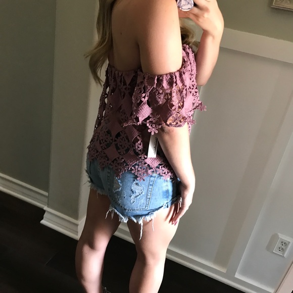 SALE⭐️LAST1•Off Shoulder Mauve Lace Top - Picture 7 of 8