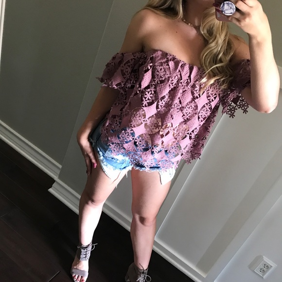 SALE⭐️LAST1•Off Shoulder Mauve Lace Top - Picture 8 of 8