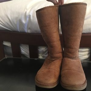 UGG Women's CLASSIC II TALL