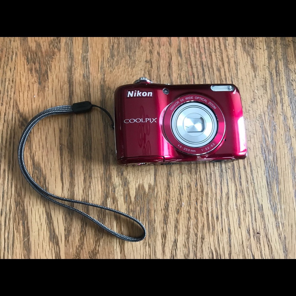 Nikon Coolpix Camera(with memory card & batteries)