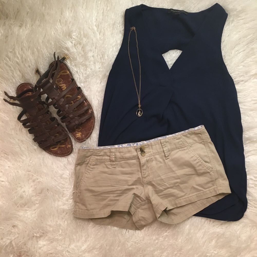 🌼American Eagle Khaki Shorts🌼