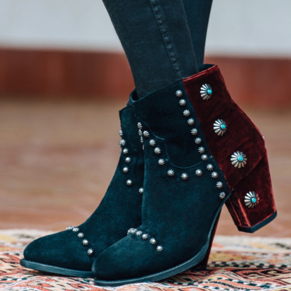 Tahoma in Black and Maroon from Double D Ranch