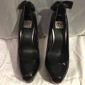 DV by Dolce Vita patent leather bow platform pump