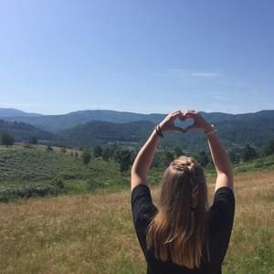 Meet your Posher, Julia